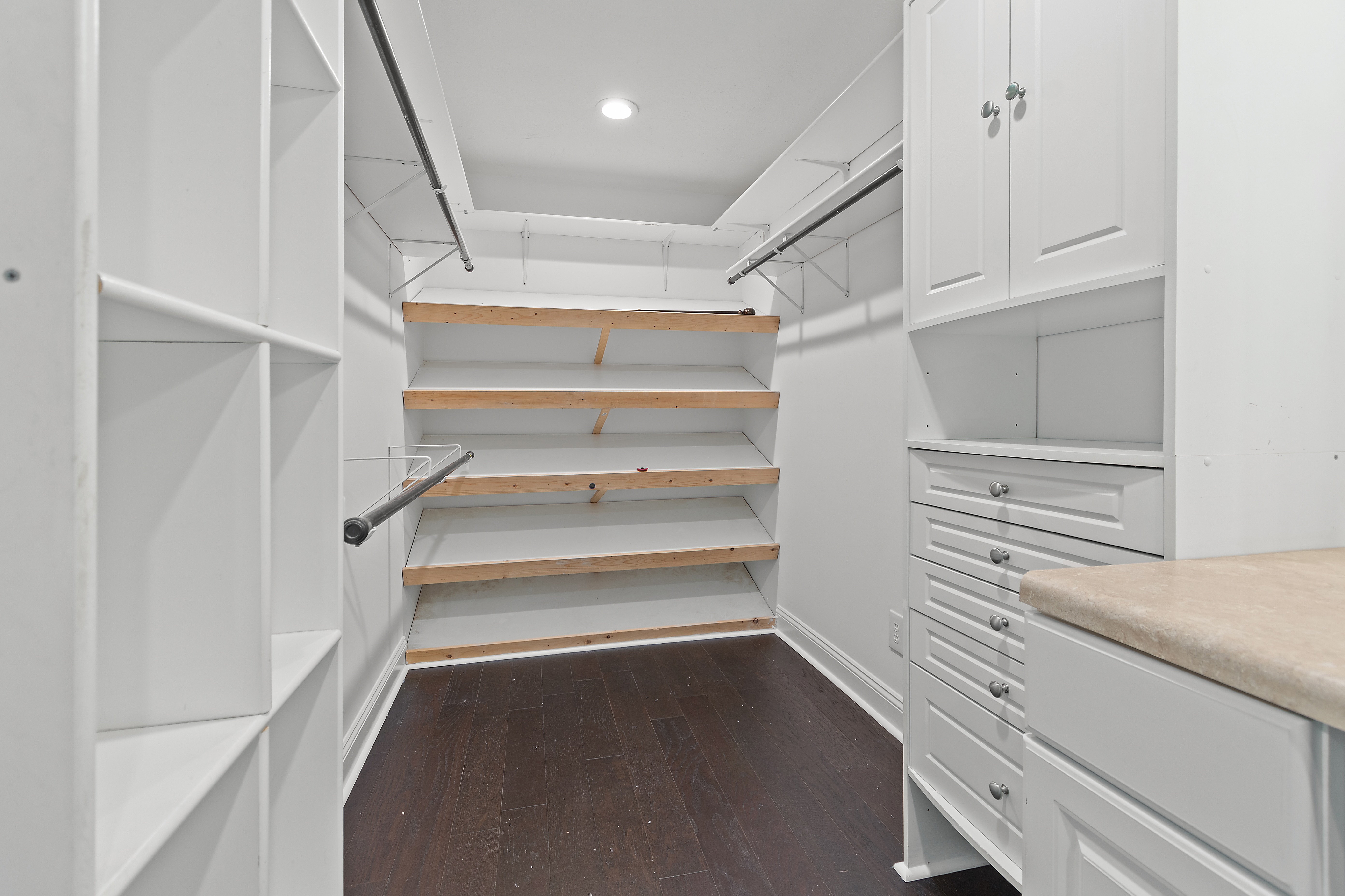 100532548 | Photo 19